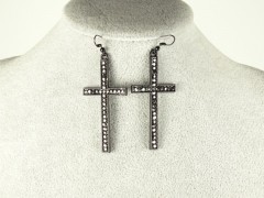 Cercei cruciulite negre si cristale