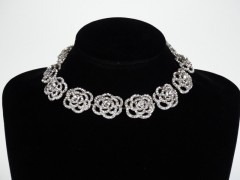 Colier fix motive florale