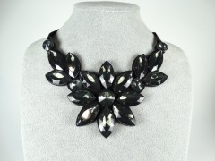 Colier model floral cristale gri antracit
