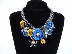 Colier motive florale - albastru