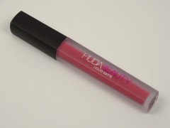Ruj Liquid matte Huda Beauty Saucey