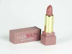 Ruj mat "Matte Lipstick 06"