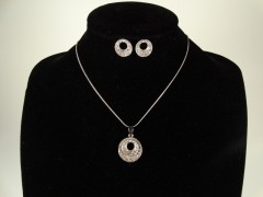 Set lantisor si cercei argintiu si cerculete