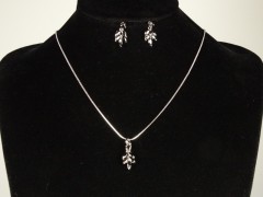 Set lantisor si cercei cristale negre
