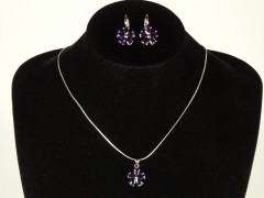 Set lantisor si cercei floricele mov