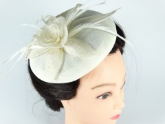 Voaleta - palarie model floral alb fildes pene
